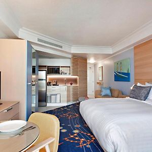 Deluxe King Room City View
